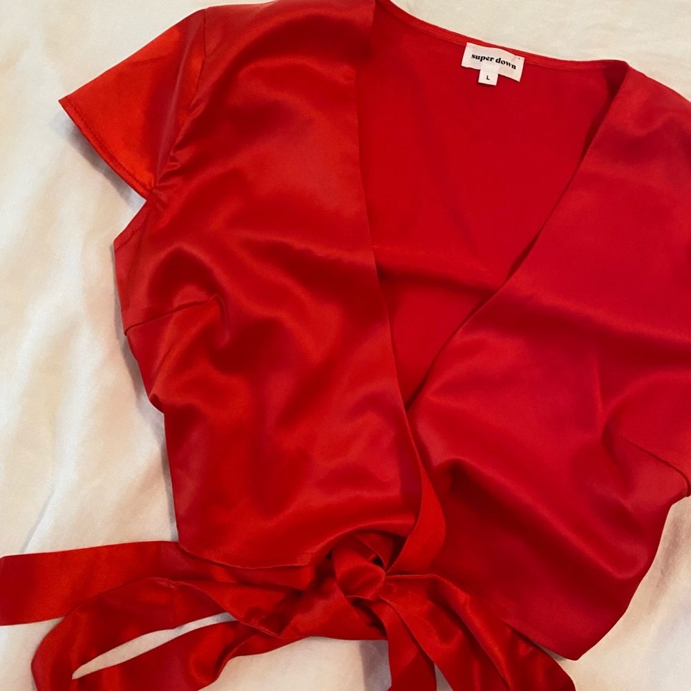 Superdown Red Top - Picture 2 of 3